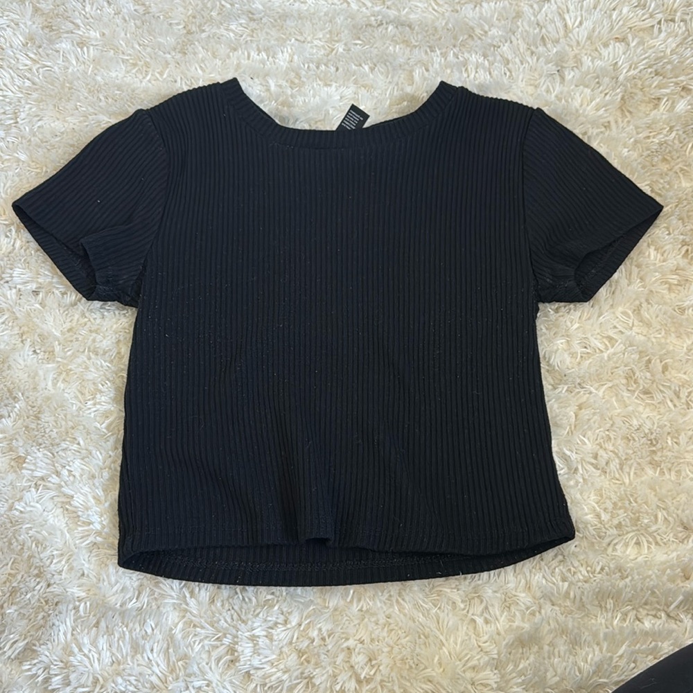 Forever 21 black crop top